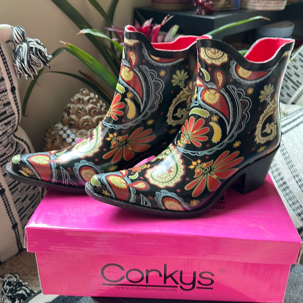 Corky’s Paisley print Rain booties